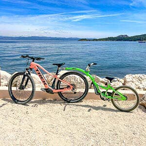 velo-suiveur-homme-Le-Pirate-location-velo-vtt-porquerolles-50